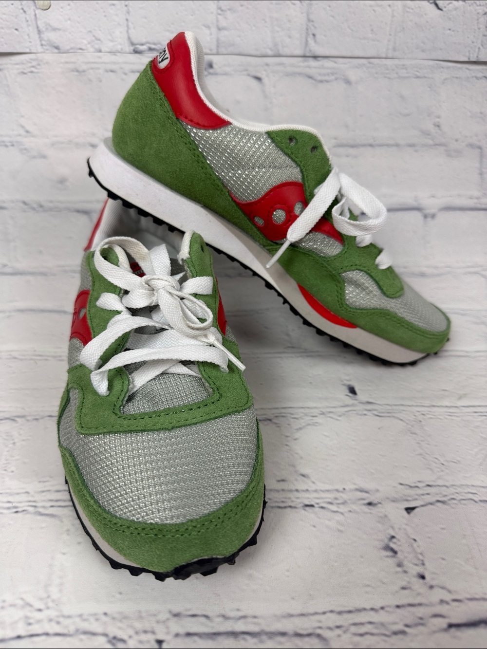 Saucony DXN Trainer Vintage Green White Red Size 6.5